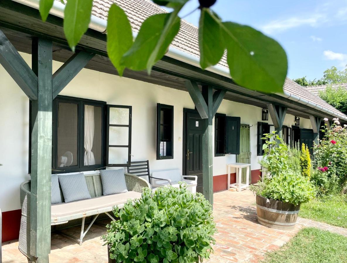 Lelle Vineyard Cottages Балатонлелле Екстер'єр фото